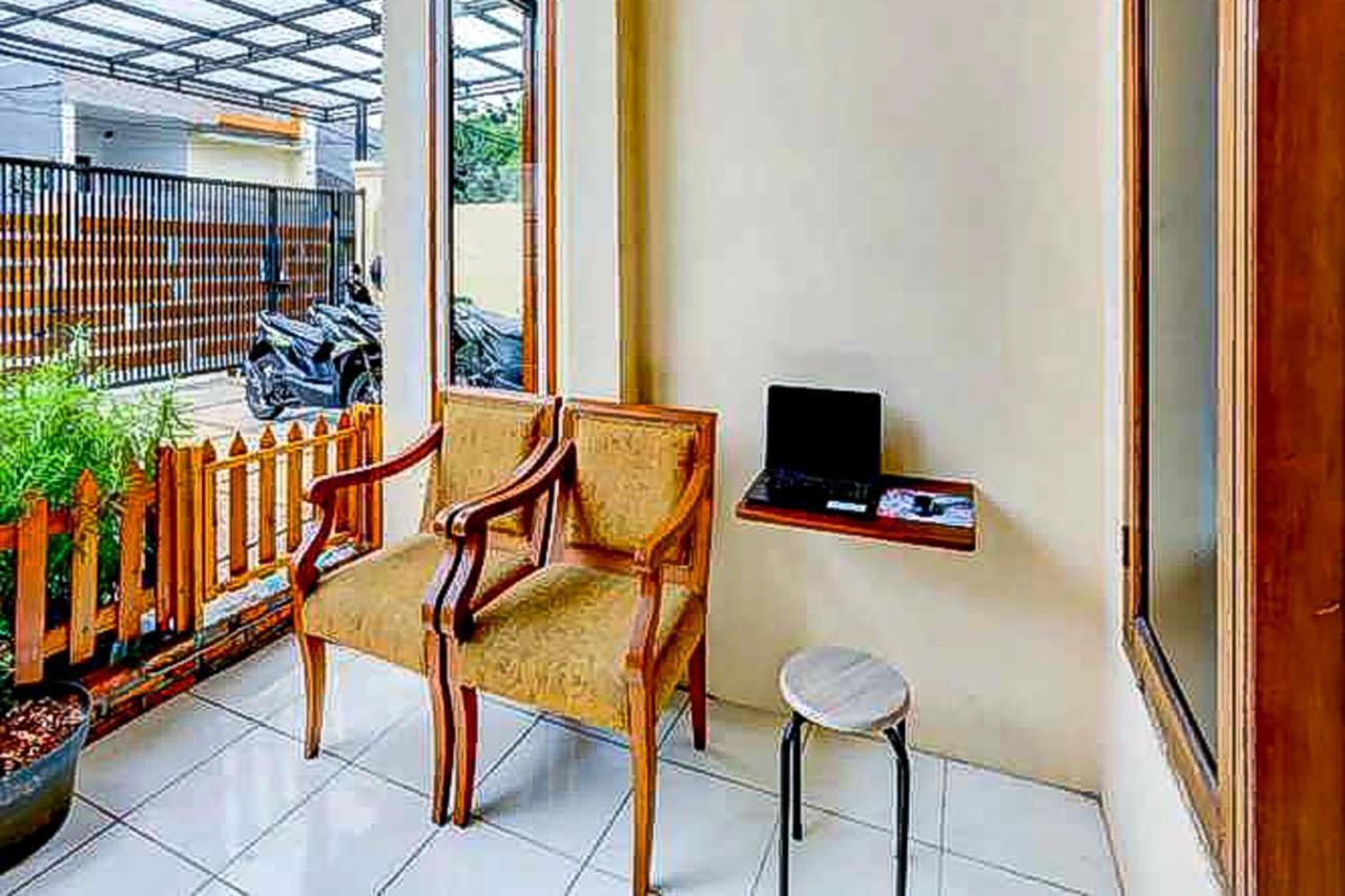 Jabusimo Syariah Redpartner Hotel Jakarta Bagian luar foto