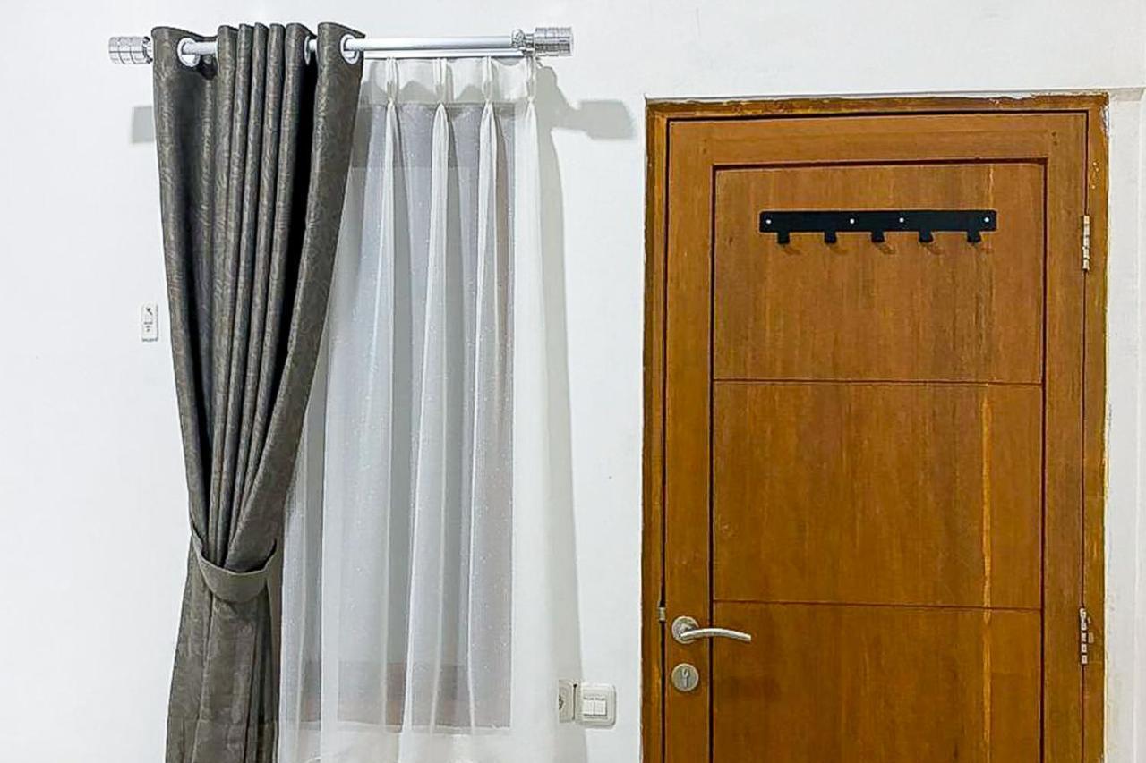 Jabusimo Syariah Redpartner Hotel Jakarta Bagian luar foto