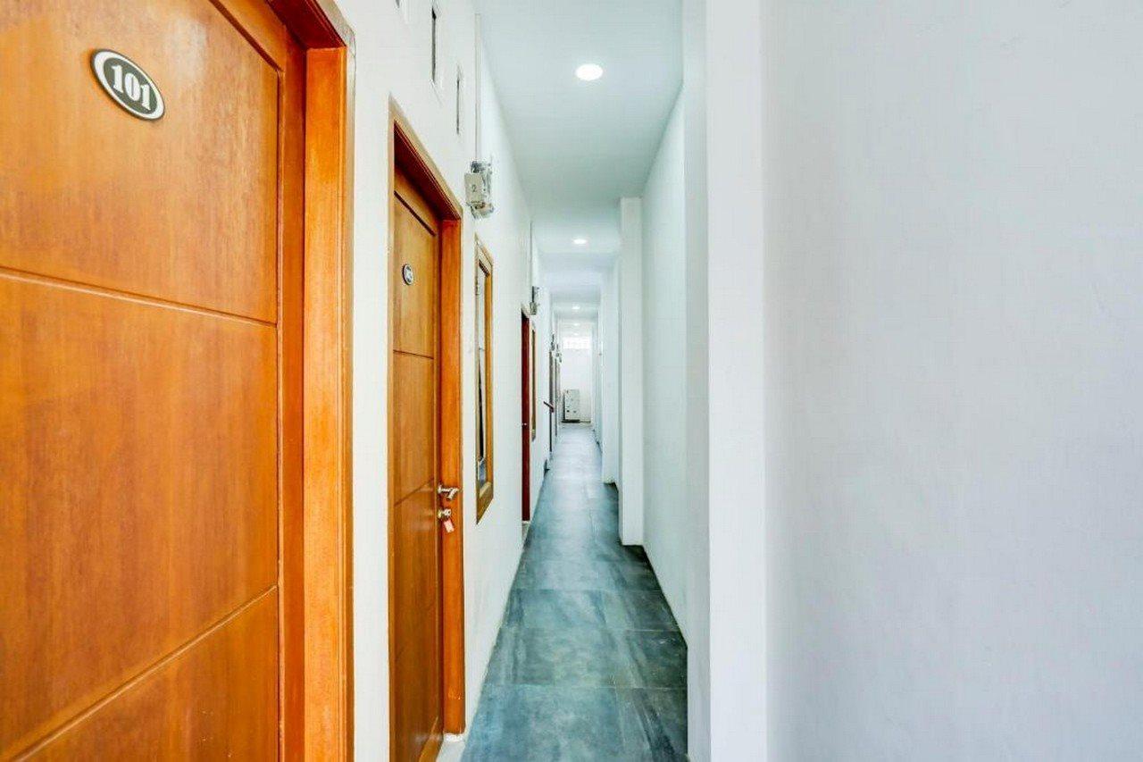 Jabusimo Syariah Redpartner Hotel Jakarta Bagian luar foto
